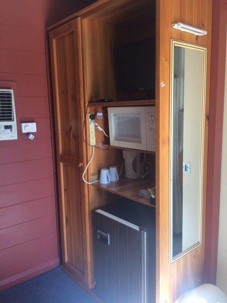 Red Cedar Motel Muswellbrook Εξωτερικό φωτογραφία