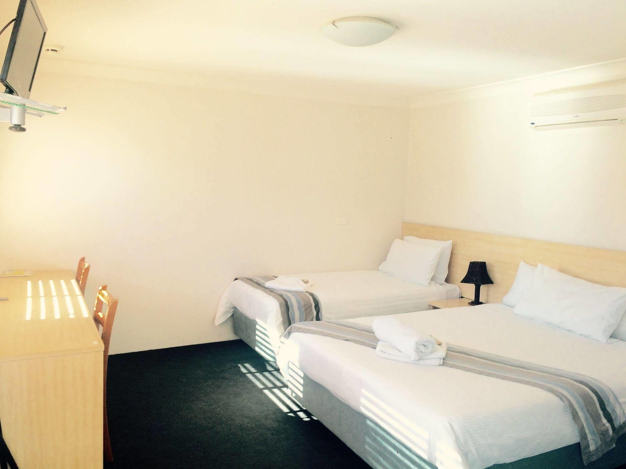 Red Cedar Motel Muswellbrook Εξωτερικό φωτογραφία